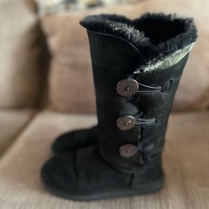 Tall Ugg boots size 8